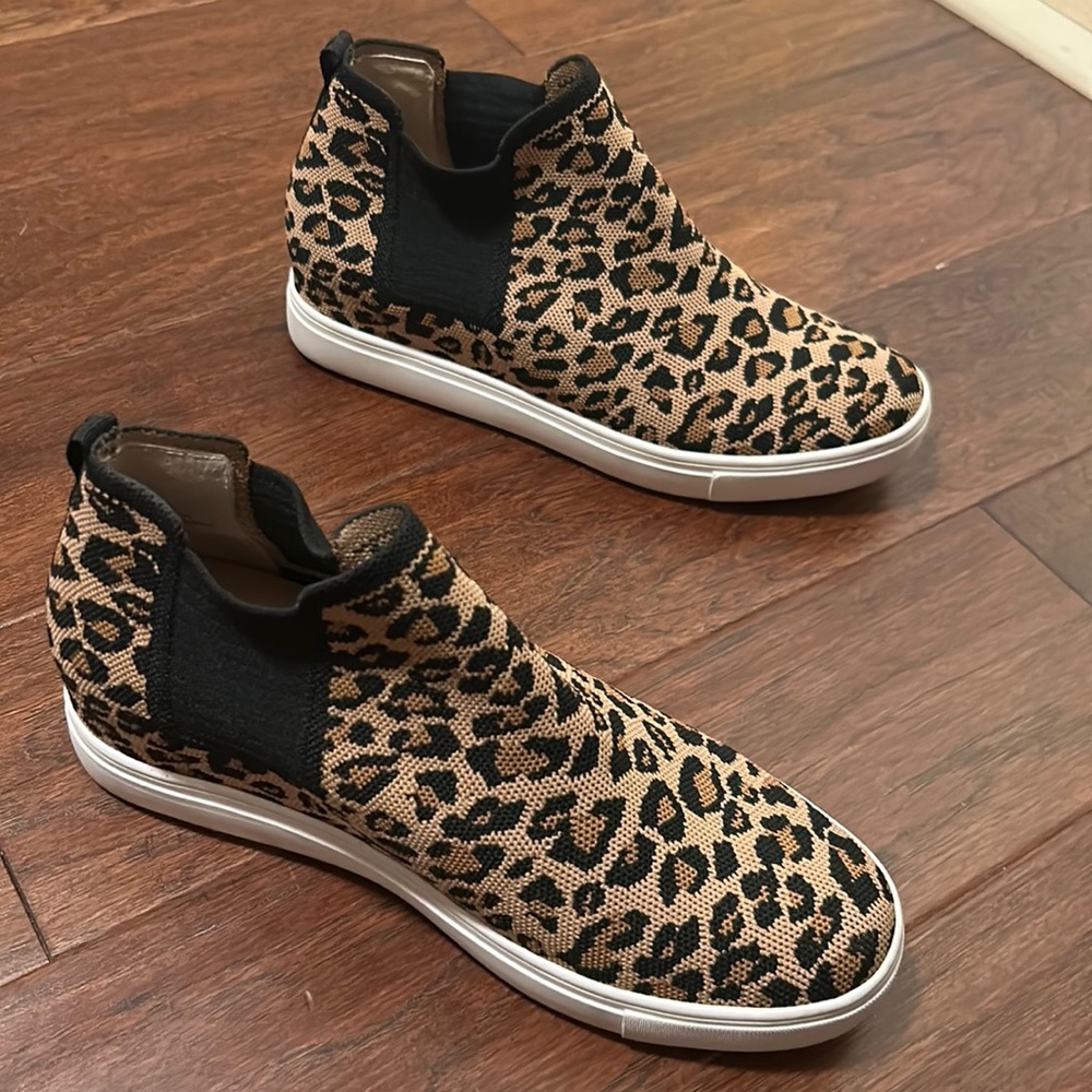 Size 10 leopard print high top sneakers